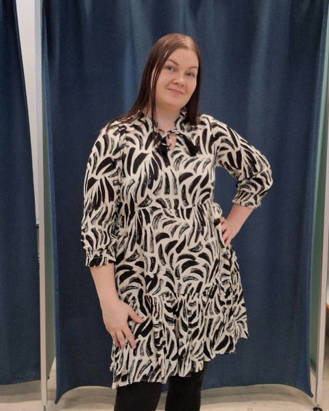 Ze-Ze Anabella mekko