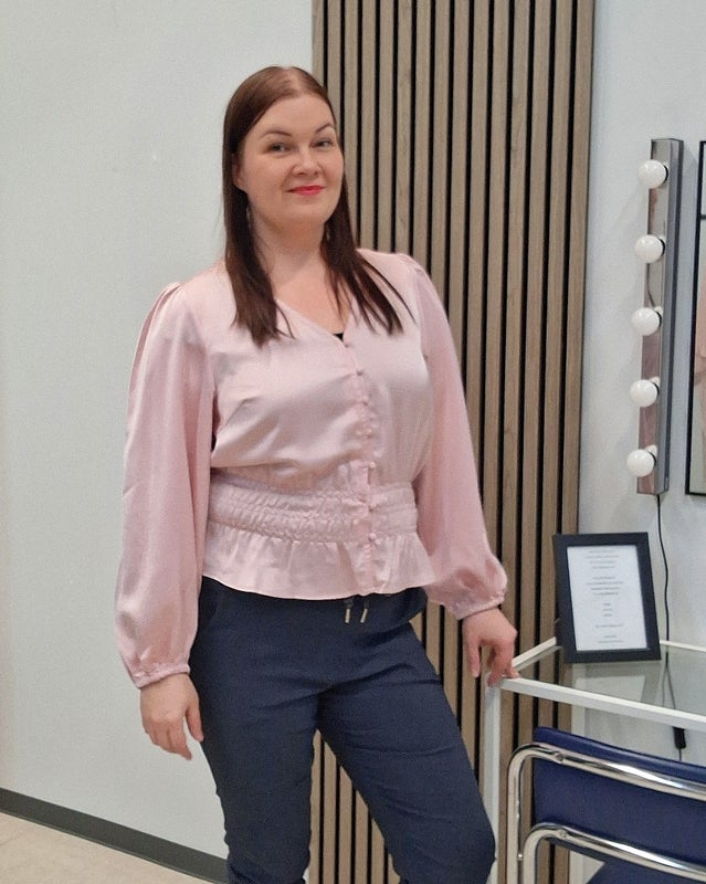 More Fanni satiinipusero